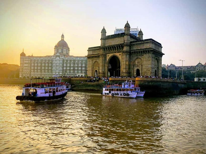 Mumbai Night Lights & Iconic Sights Tour - Entering the Night Circuit, Gateway of India to the financial core