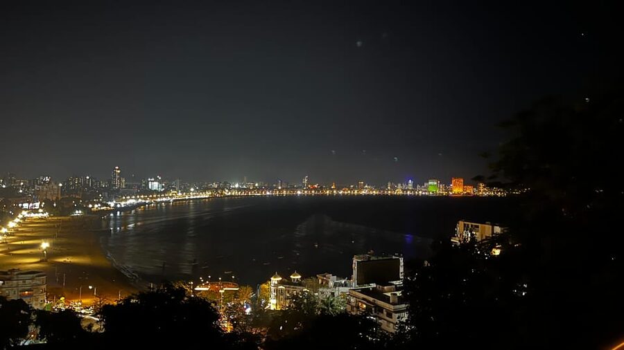 Mumbai Night Lights & Iconic Sights Tour - High Court of Bombay and Rajabai Clock Tower, why night lighting helps you read buildings
