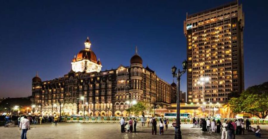 Mumbai: Private Walking Tour with a Local - Pickup options: starting where you are, not where the tour says