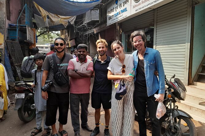 Mumbai Slum Tour –An insight of Dharavi Slum with Local Guide - Should you book the Mumbai Slum Tour with a local guide?