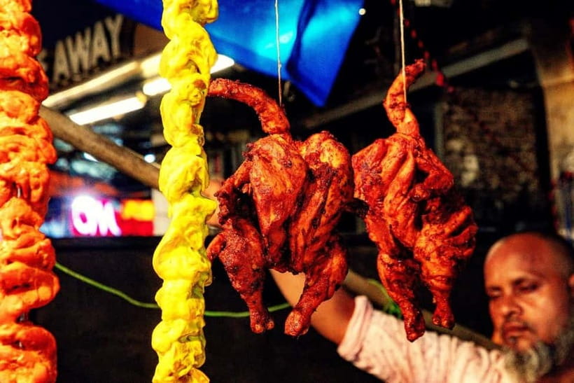 Mumbai: Street Food and Night Markets Tour - Chowpatty Beach, After-Dark Mumbai Vibes in About 15 Minutes