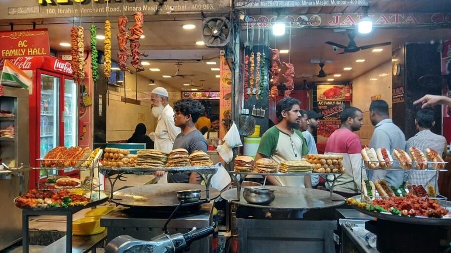 Mumbai Street Food & Market Tour - Bhuleshwar Market: Jain Temple Culture and the Market Side of Mumbai