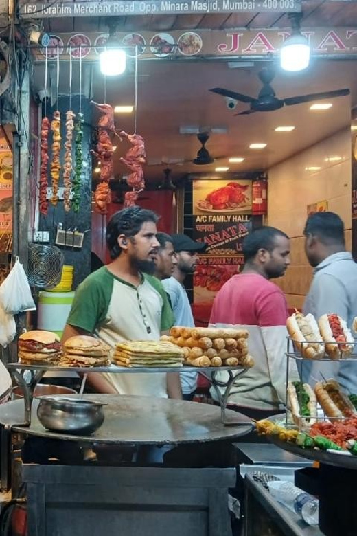 Mumbai Street Food & Market Tour - Minara Masjid Lanes: Baida Roti, Kati Rolls, and Kebabs
