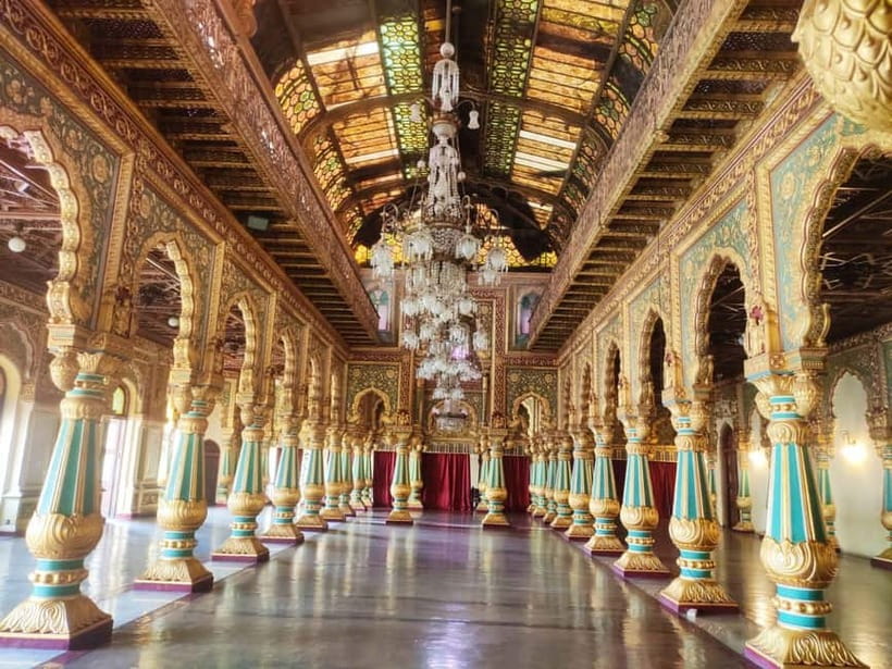 Mysore: Palace, Art Gallery & Devaraja Market Walking Tour - Mysore Palace: what makes it worth your time