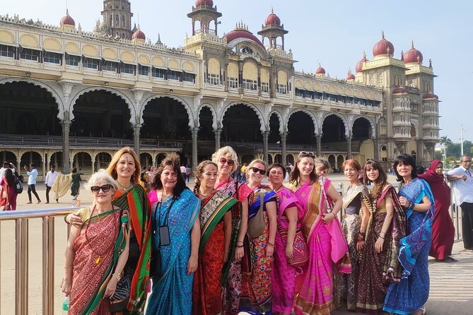 Mysore Palace + Jaganmohana Art Gallery + Devaraja Market = Mysore Heritage Walk - Why a heritage walk beats a taxi in Mysore