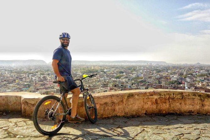 Nahargarh Cycle Tour in Jaipur - Stop 2: Kishanpole Bazaar morning vibes on narrow lanes