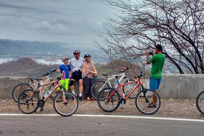 Nahargarh Cycle Tour in Jaipur - Stop 1: The Pink City streets in the dark (Parkota)