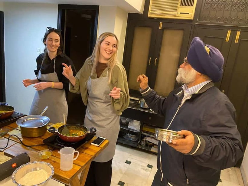 New Delhi: Indian Cooking Class in a Local Home - Entering Bindra’s House in GK-1, New Delhi