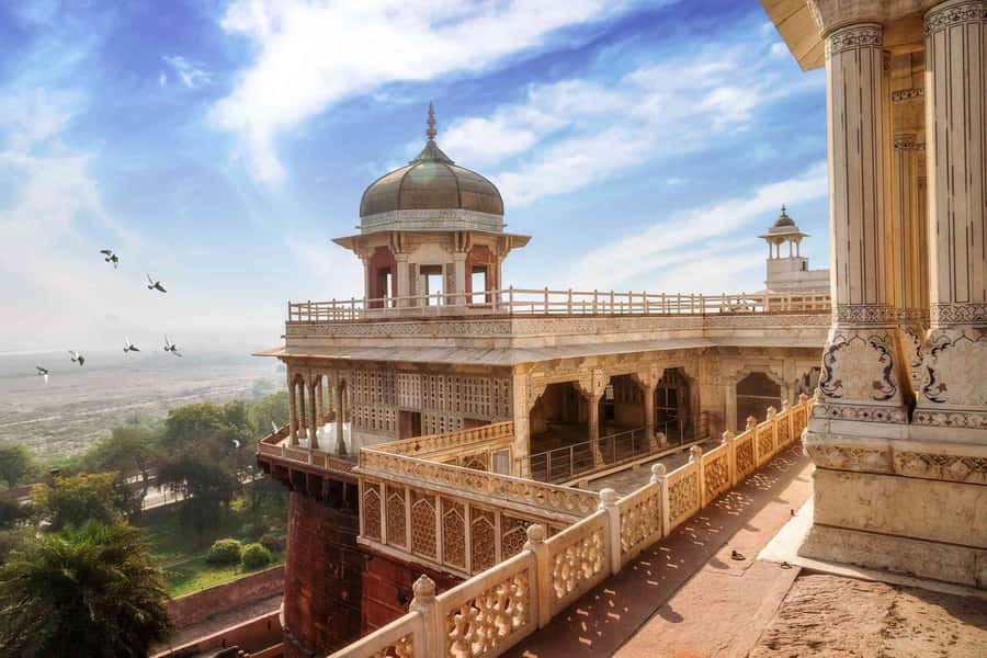 New Delhi: Premier Taj Mahal, Agra Fort & Baby Taj Tour - Artisan and carpet shop stops: cultural add-on or sales pressure
