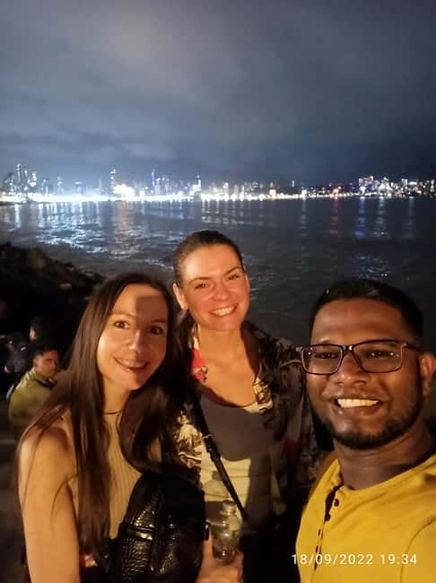 Night Tour: Mumbai’s Nights & Buzzing Bazaars - Oval Maidan, Marine Drive, and the viewpoint stops that steal the show