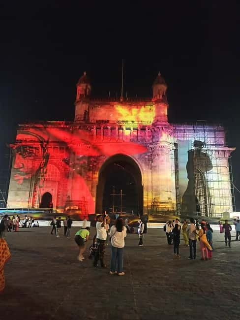 Night Tour: Mumbai’s Nights & Buzzing Bazaars - Passing landmarks like Kala Ghoda and the clock faces