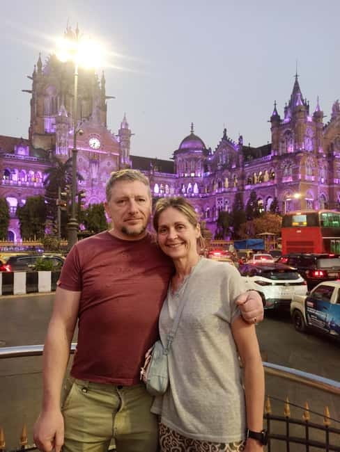 Night Tour: Mumbai’s Nights & Buzzing Bazaars - Starting at Gateway of India, where the lights set the tone