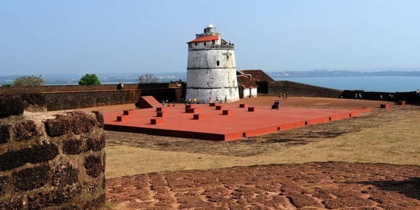 North Goa: Sightseeing Tour Sharing Coach - Sun, Walking, and Who Should Skip This One