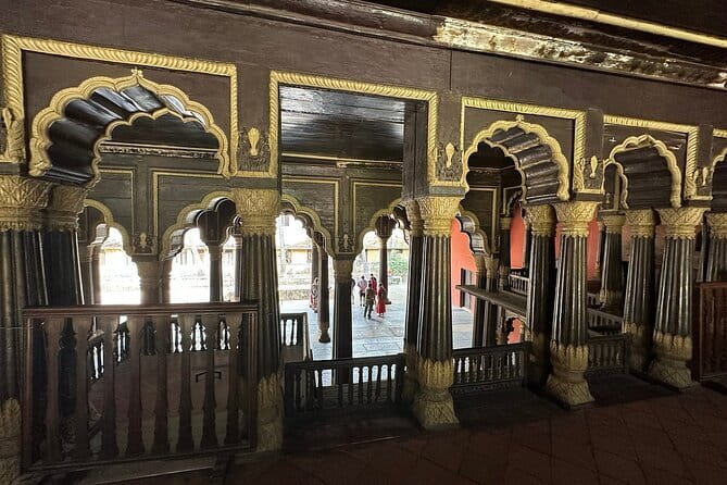 Old Bangalore Historical Walk thro Palace, Temples, Fort & Market - Bangalore Fort: Kempegowda’s origin, Hyder Ali’s rebuild, and what remains