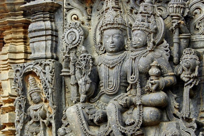 Old Bangalore Historical Walk thro Palace, Temples, Fort & Market - Sri Krishnarajendra Market: fruit, flowers, vegetables, and full-volume street life