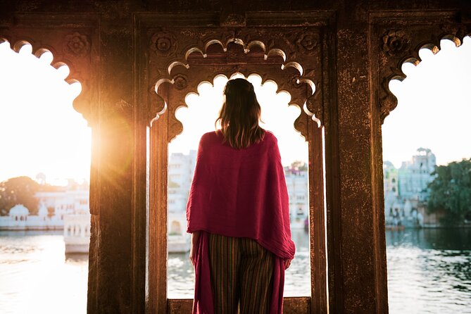 Old City Street Photography E-bike Tour - Stop 2: Gangaur Ghat, gates, and stained-glass photo moments