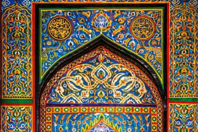 Old city Walking Tour in Charminar - Mecca Masjid: scale, crowd energy, and the 17th-century anchor