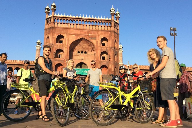 Old Delhi Bike Tour - Stop 1: Pasar Chandni Chowk, five places of worship in one street