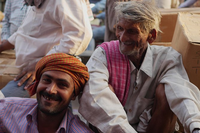 Old Delhi Street Food Tour - Chandni Chowk Tastings: Paratha, Aloo Chaat, Jalebi, and More
