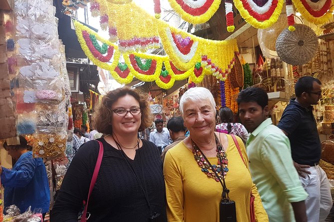Old Delhi - Walking Tour with wireless audio head sets for live commentary - How Gurudwara Sis Ganj and the Live Kitchen Change the Mood