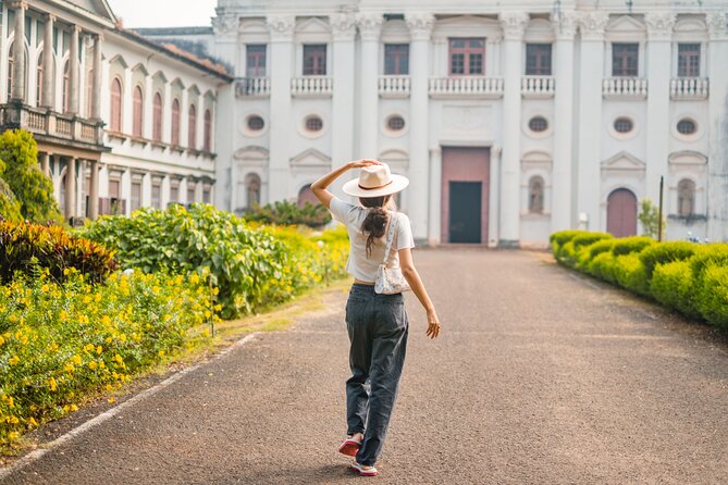 Old Goa Heritage Walk by Make It Happen - Stop 2, Viceroy’s Arch again: the big-city entrance feeling