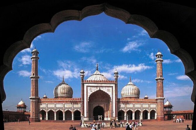 Old & New Delhi Private City Tour – Traveler’s Choice (Top Rated) - Akshardham and India Gate: One Big Statement, One Memorial