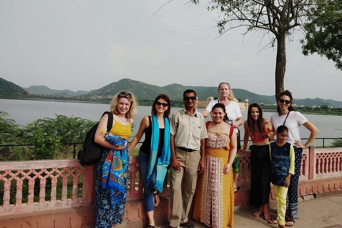 One Day Local Sightseeing of Jaipur - Amber Palace and Amer Fort: the hilltop fort that sets the tone