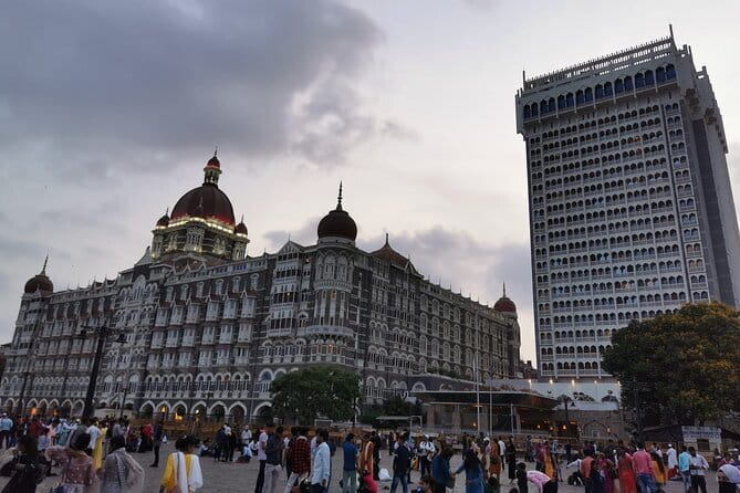 One-Day Private Taj Mahal Tour From Mumbai - Courtyard by Marriott buffet lunch, your midday reset