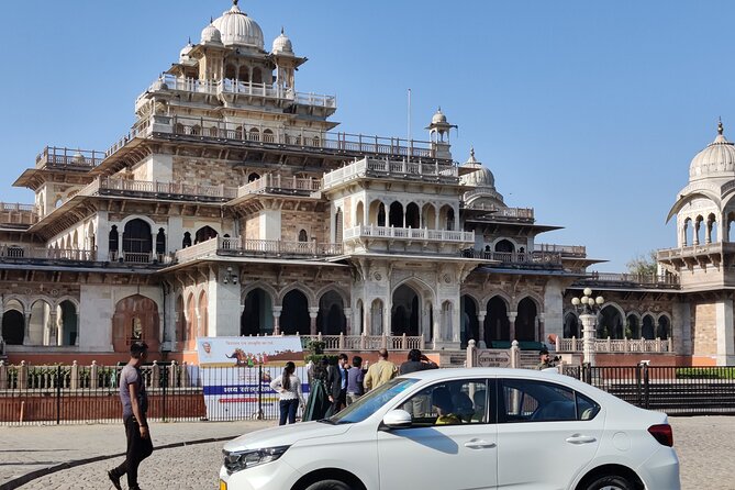 One Day Private Tour of Jaipur with Guide - Jantar Mantar: old science you can walk around