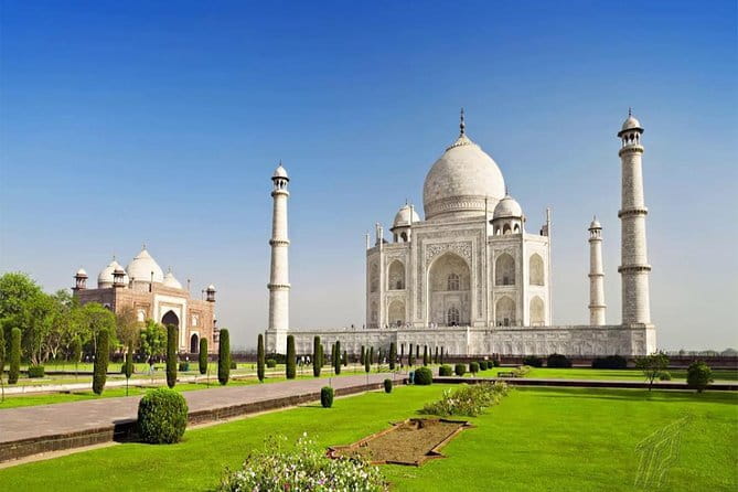Overnight Agra Tour From Ahmedabad with Return Flights - Agra Fort in the late morning: a fortress that explains the city