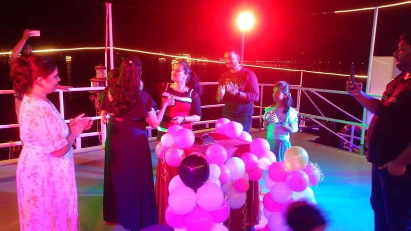 Panaji: Dinner Cruise in Goa with Hotel Transfer and 2 Beers - The dinner that matters most: buffet, Goan options, and drink value