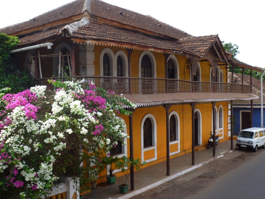 Panaji: Fontainhas Neighborhood Cultural Guided Walking Tour - From Immaculate Conception Church to Altinho Hill: views and civic landmarks
