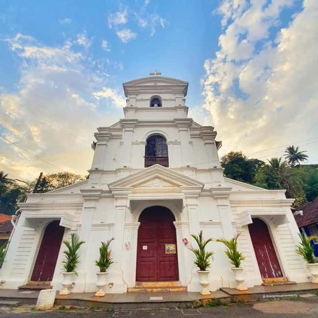 Panaji: Heritage Walking Tour in Fontainhas Latin Quarter - MO’s Cafe, Tobacco Square, and getting oriented fast