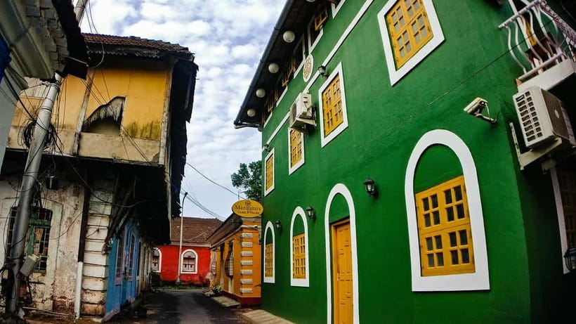 Panaji: Heritage Walking Tour in Fontainhas Latin Quarter - Rua São Tomé and Fontainhas lanes, where the story is the street