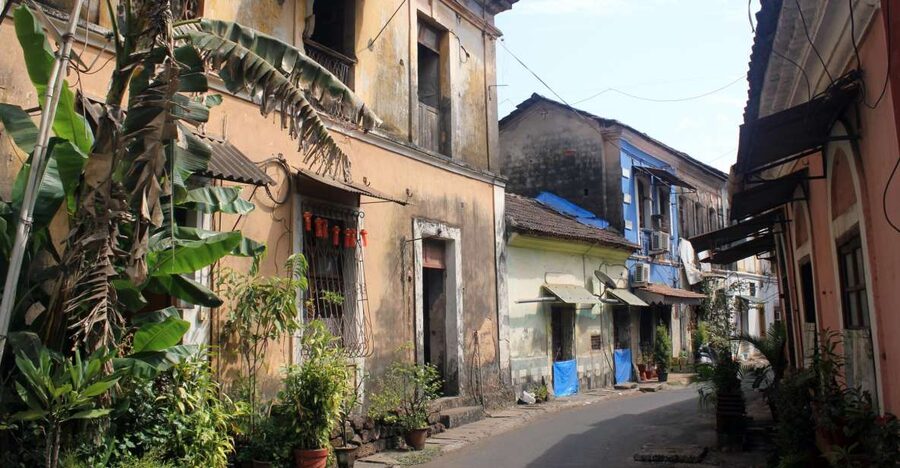 Panjim: Guided Walk Tour of Portuguese-Influenced Goa - Starting at Panjim Church, Then Warming Up with Real Street Life