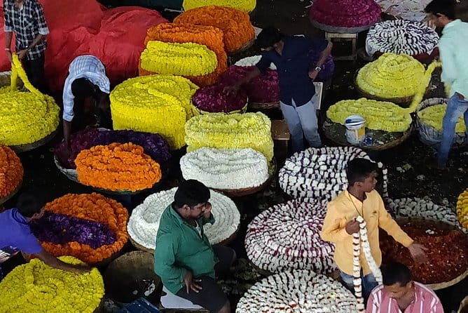 Pete walk, an immersive walking tour in Bangalore with a guide - Old Bangalore, Explained by the Streets Between KR Market and Chickpet