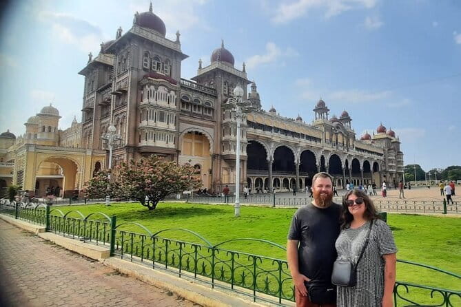 Pete walk, an immersive walking tour in Bangalore with a guide - Stop 3: Bangalore Fort, from Kempe Gowda’s Mud Fort to Stone