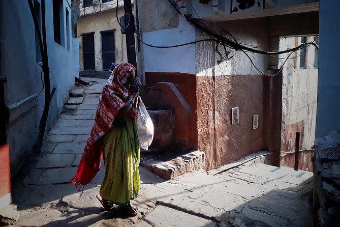 Photo Tour In Holy Varanasi - Sunrise on the riverbank, priest blessings, and what to shoot first