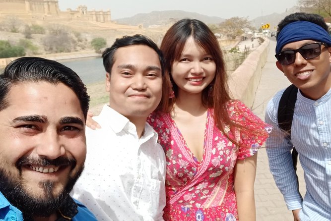 Pink city private Day Tour by Tuk Tuk with English speaking driver.. - Hawa Mahal: photos first, but don’t ignore the context