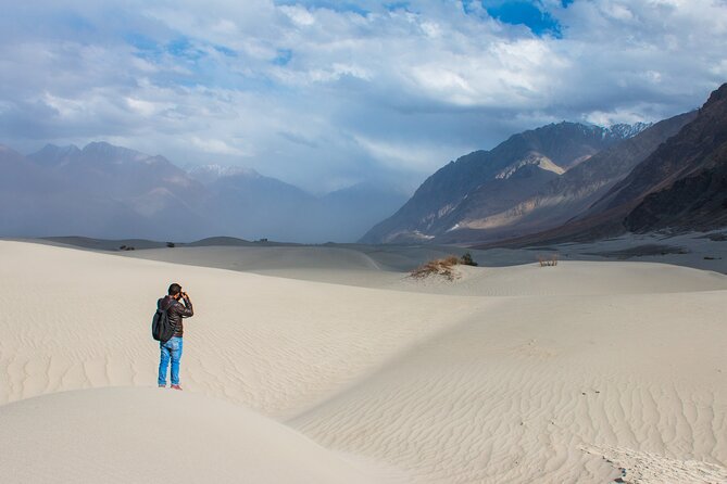 Private 6 Days Tour Visit to Ladakh with Meals Included - Leh Old Town in One Day: Palace Views, Shanti Stupa, and Religious Landmarks