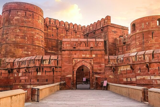 Private Agra Local Sightseeing Tour - Taj Mahal with ticket help and real story time