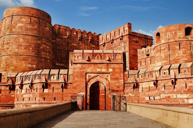 Private Agra Taj Mahal Same Day Tour By Car From Delhi - All Inclusive - Agra Fort in about one hour: what to focus on