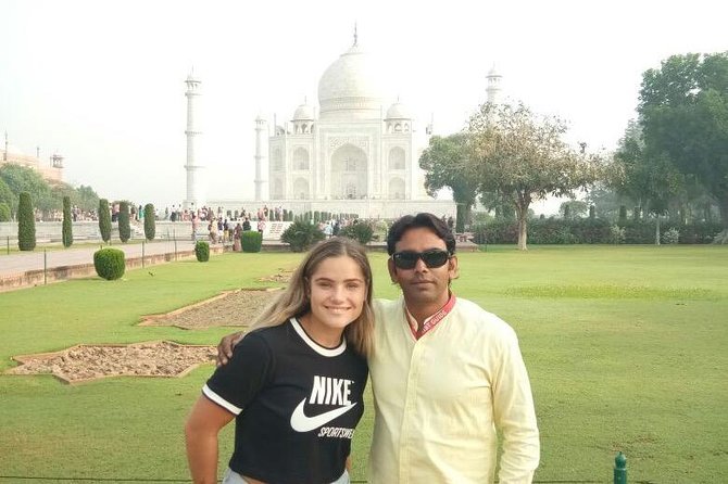 Private Agra Tour: Taj Mahal, Baby Taj & Lunch from Delhi by Car - Lunch at DoubleTree by Hilton Agra: a real break, not a rushed snack