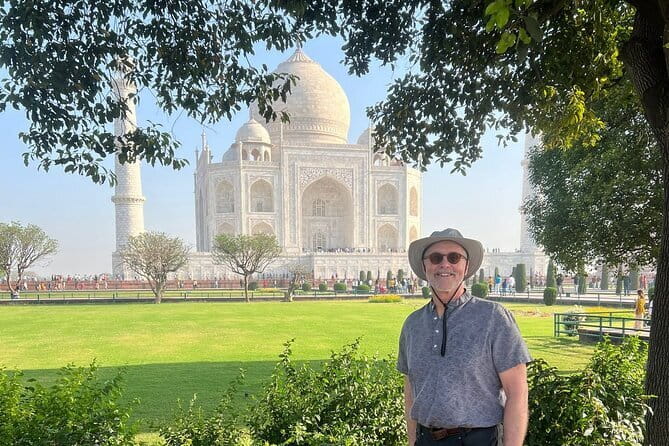 Private Agra Tour to TajMahal from Delhi by Car - Agra Fort: What to Look For When You Walk the Ramparts