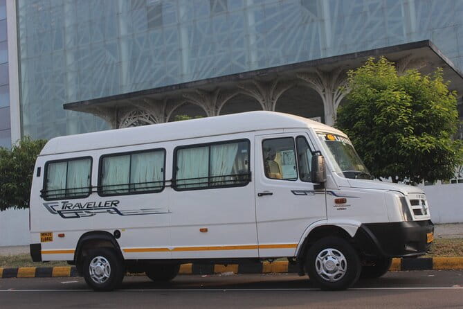 Private Ajanta Ellora Guided Day Tour All Inclusive Skip Line - Ellora Caves and the Kailasa Temple: where scale hits you