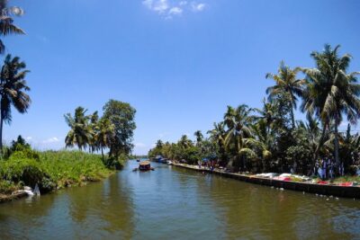 Private Alleppey Backwater Houseboat DayTour with Taxi from Kochi