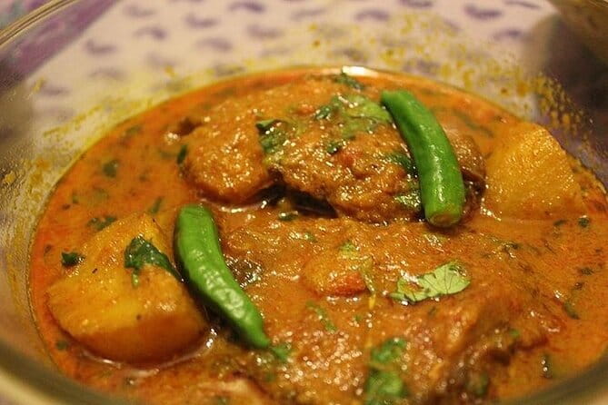 Private Calcutta Tour With Guide and Authentic Bengali lunch - British colonial drive-by: Raj Bhavan, St John’s Church, and more