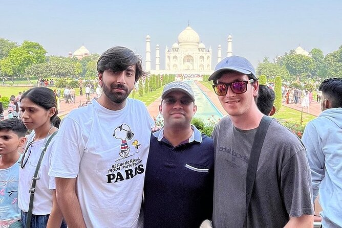 Private City Tour Of Agra With Car Driver And Guide - Taj Mahal at 8 AM: planning your visit to avoid wasting time