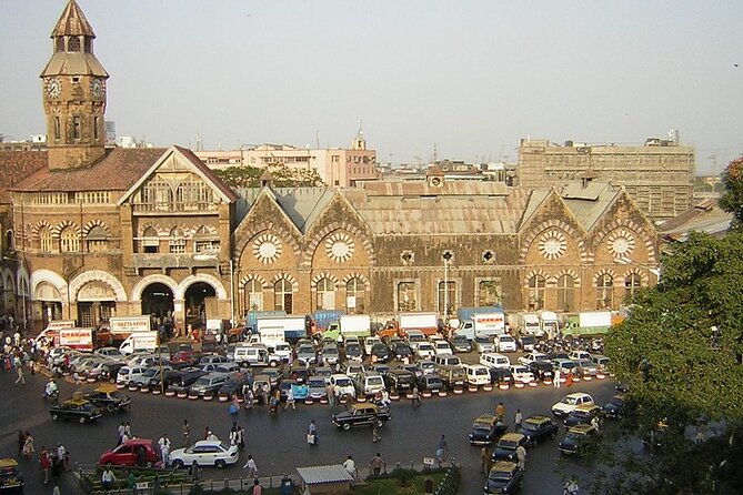 Private City Tour with Dharavi Slum Dhobighat and Dabbawalla - Starting in Colaba: Regal Cinema to Gateway of India