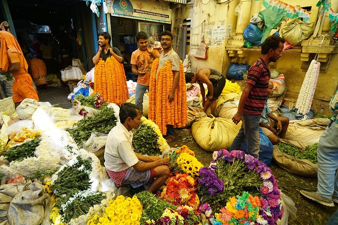 Private Custom Full Day Sightseeing Tour of Kolkata - Malik Ghat Flower Market and Howrah Bridge, start strong
